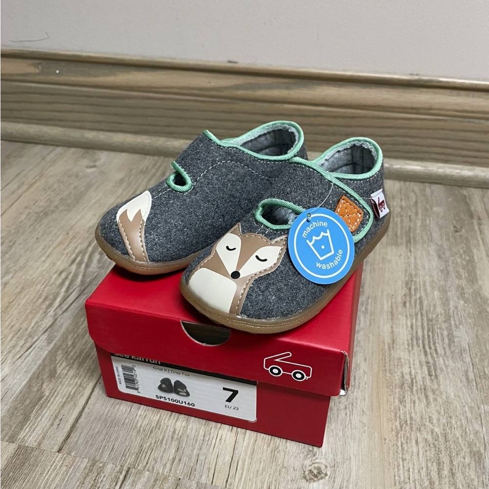 See Kai Run Cruz II grey fox size 7